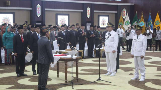 Gubernur Kalteng Lantik Bupati dan Wakil Bupati Lamandau 2025-2030