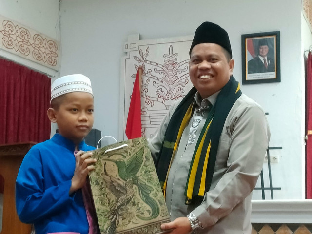 Disela Buka Puasa Bersama, Agustan Berikan Penghargaan Hingga Tali Asih