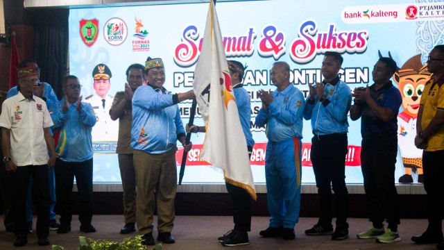 Wagub Edy Pratowo Lepas Kontingen KORMI Kalteng ke FORNAS VIII, Tegaskan Pentingnya Pembinaan dan Pelestarian Olahraga Masyarakat