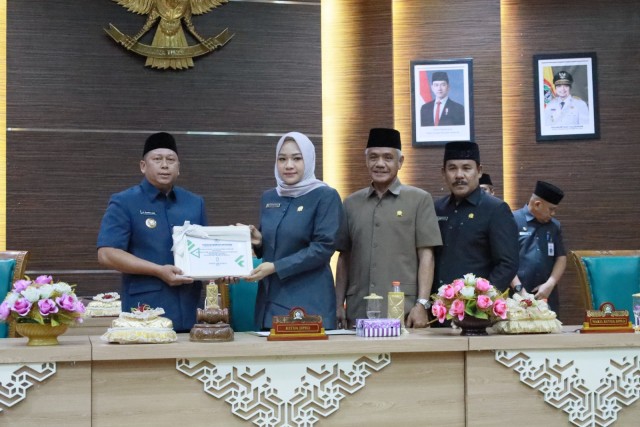 Pemkab Barito Kuala Sampaikan Ranperda Perubahan APBD 2025 dan RPJMD 2025–2029 Di Sidang Paripurna DPRD