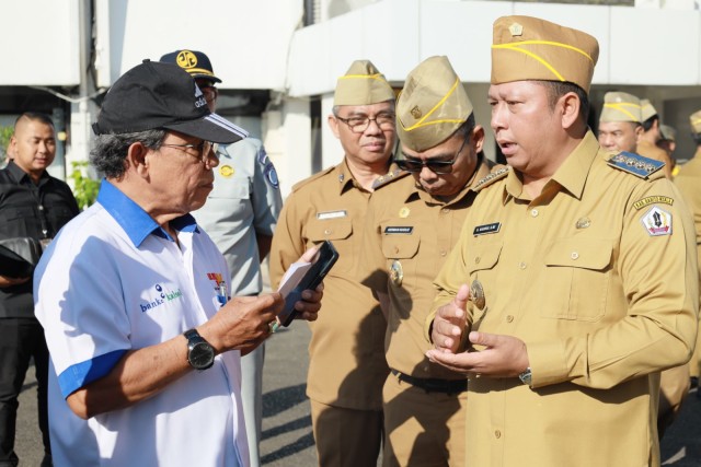 Barito Kuala Peringkat 1 Kepatuhan Pajak, Bupati Serahkan Piagam Penghargaan