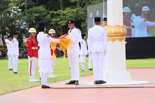 Bupati Barito Kuala Jadi Inspektur Upacara Detik-Detik Proklamasi, Suasana Khidmat dan Meriah