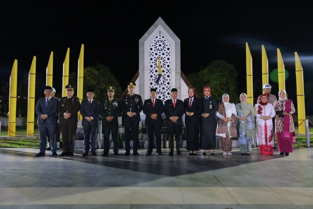 Upacara Kehormatan dan Renungan Suci di TMP Marabahan, Suasana Haru dan Khusyuk