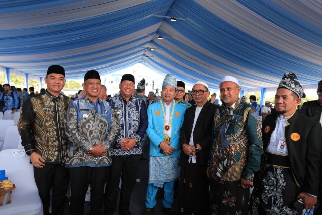 Bupati Barito Kuala Hadiri Puncak Hari Jadi ke-75 Provinsi Kalimantan Selatan