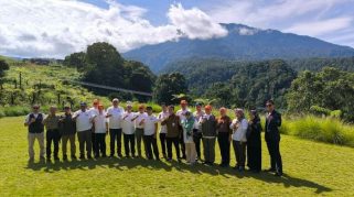 PTPN I Bersama Menko PMK Gerakkan Penanaman Ribuan Pohon di Puncak