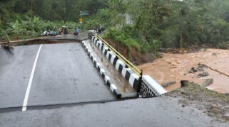 Banjir dan Longsor Hancurkan Rumah dan Lahan Warga Sukabumi