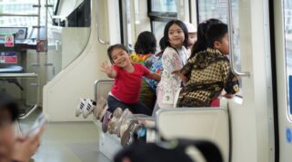 Gunakan LRT Jabodebek untuk Mobilitas Nyaman Selama Libur Nataru 2025/2026
