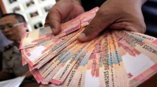 Resmi! UMP Jatim 2026 Naik Jadi Rp2,4 Juta, Ini Penjelasan Khofifah