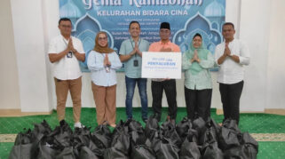 Wujudkan Kepedulian di Bulan Suci, BRI KC Jakarta Otista Salurkan Bingkisan untuk Anak Yatim melalui Kelurahan Bidara Cina