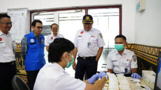 Pastikan Angkutan Lebaran 2026 Aman, KAI Divre IV Tanjungkarang Gandeng BNN Lampung Gelar Tes Narkoba Petugas KA