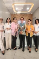 Peringati Hari Kartini, Frontliner BRI Branch Office Otista Kompak Berseragam Pakaian Nasional