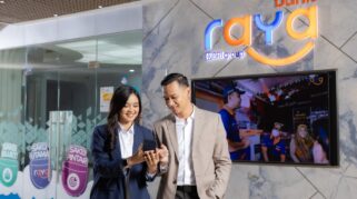 Bank Raya Hadir sebagai Official Partner P-Land: K-pop Art Market Vol.5, Dorong Literasi dan Inklusi Keuangan Digital