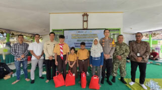 Dukung Infrastruktur Dasar Masyarakat, Holding Perkebunan Nusantara melalui PTPN I Regional 5 Terangi 101 Rumah Warga di Jember