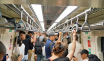 KLB Uji Coba LRT Jabodebek Mulai Dimanfaatkan Pengguna pada Jam Sibuk Pagi