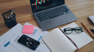 Menyusun Trading Plan Hari Minggu: Kunci Menghadapi Pembukaan Pasar Senin Pagi dengan Tenang