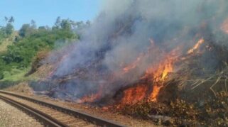 Musim Kemarau, KAI Daop 2 Bandung Himbau Tidak Bakar Sampah di Sekitar Rel