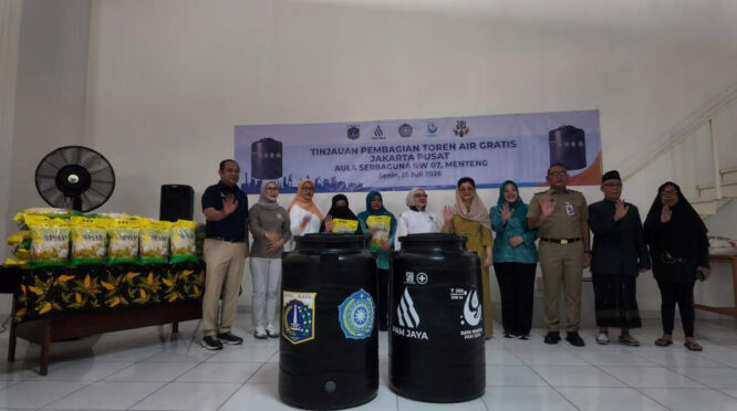 Warga Tak Lagi Menampung Air di Ember, Kini Gunakan Toren Lebih Stabil