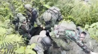 Demi Pulangkan Korban, Prajurit TNI Terobos Medan Ekstrem dan Hadapi Hujan Peluru OPM di Yahukimo