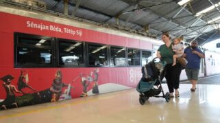 KAI Daop 2 Bandung, Percantik Stasiun dan KA dengan Ornamen Kemerdekaan