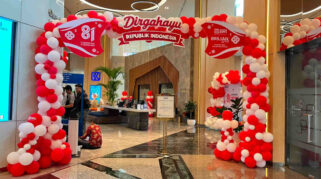 BRI BO Sudirman Semanggi Semarakkan Kantor dengan Dekorasi Merah Putih Sambut HUT