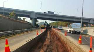 Dukung Kelancaran dan Kenyamanan Pengguna Jalan, PT Jasamarga Tollroad Maintenance Lakukan Rekonstruksi Perkerasan Di Ruas Tol Semarang.