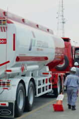 Dukung Pertamina Patra Niaga Optimalkan Penyaluran BBM di Makassar, Elnusa Petrofin Tambah Armada dan Personel Lintas Daerah
