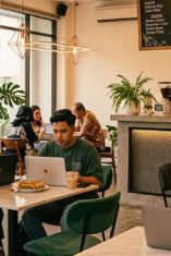 Mengapa Kualitas WiFi Untuk Cafe Kini Menjadi Kunci Utama Kesuksesan Bisnis F&B