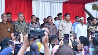 Komisioner BP Tapera Dampingi Menteri PKP dalam Kunjungan Program Bedah Rumah dan Gentengisasi di Purwakarta