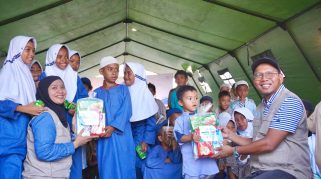 PT Etos Kreatif Indonesia dan Yayasan Rintisan Amal Bunda Turun Langsung ke NTT, Salurkan Makanan, Layanan Kesehatan hingga Dukungan Psikososial